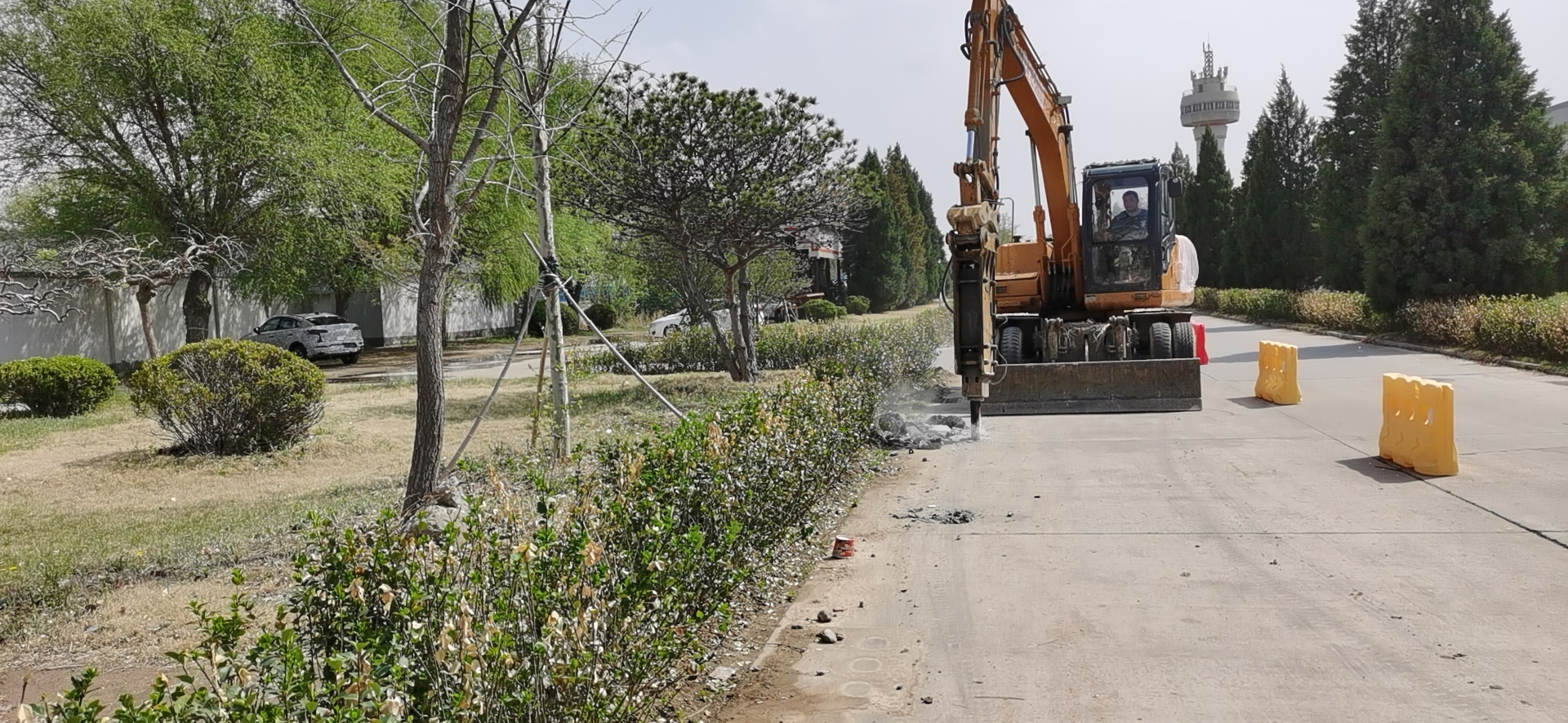 C区道路切割破碎 (1).jpg