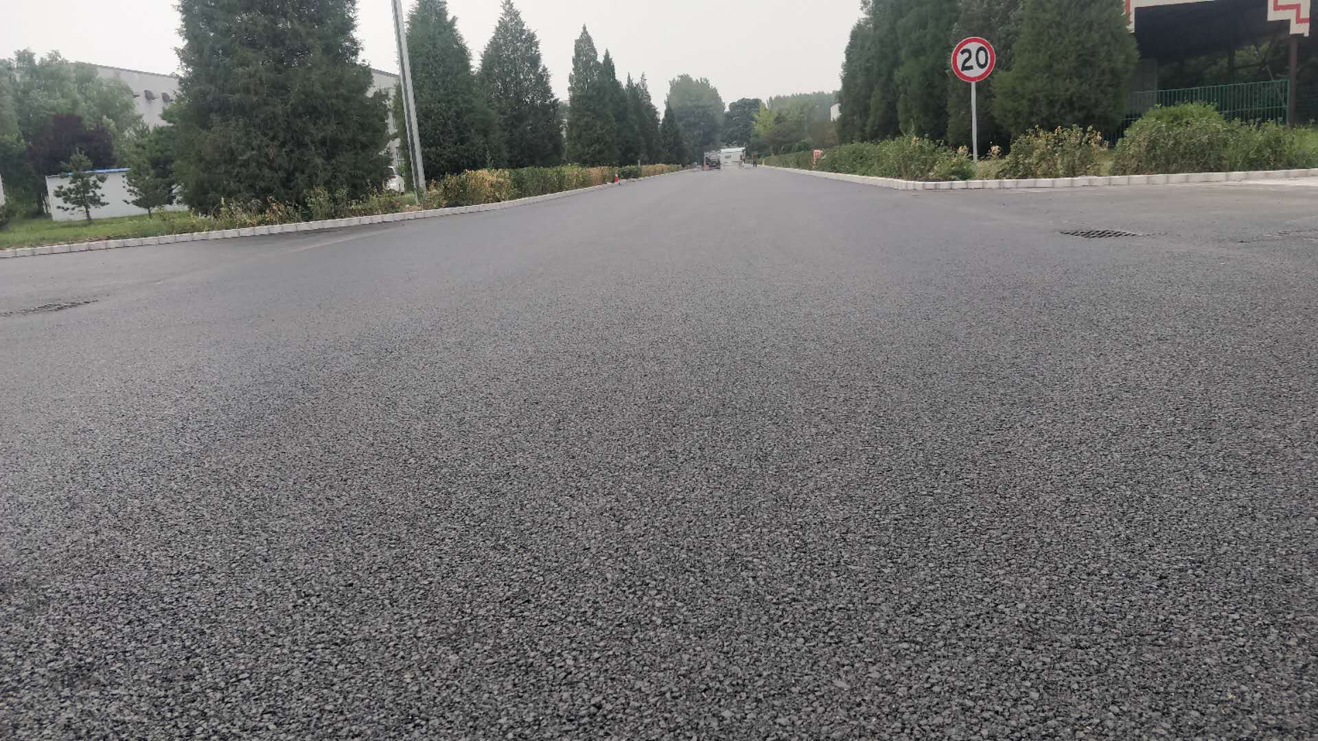 路面摊铺完成 (12).jpg