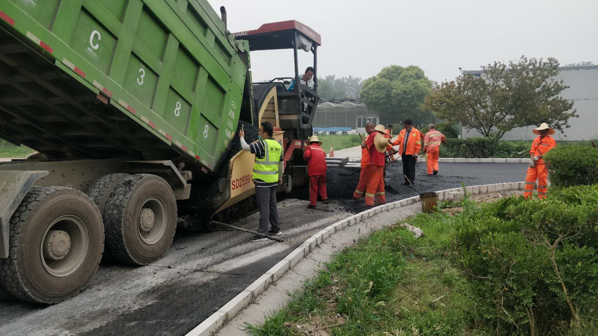 沥青路面摊铺 (20).jpg